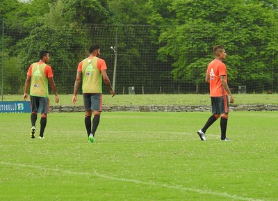 Guerrero marcou um gol no treino desta tarde (Foto: Fred Gomes/GloboEsporte.com) Guerrero marcou um gol no treino desta tarde (Foto: Fred Gomes/GloboEsporte.com)