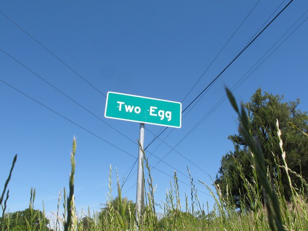 Two Egg (Dois Ovo), na Flórida, chama atenção pelo nome curioso (Foto: Brendan Farrington/Reuters)