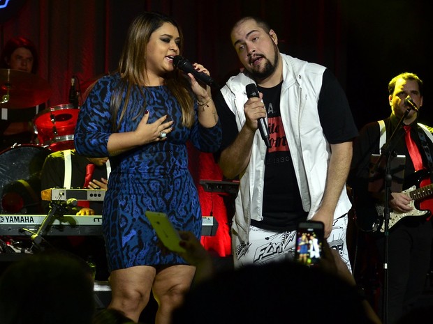 Preta Gil canta com Tiago Abravanel no Centro do Rio (Foto: Roberto Teixeira/ EGO)