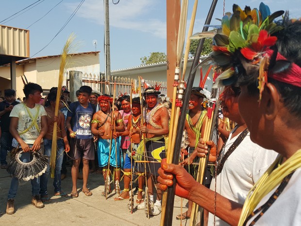 Índios de diferentes etnidas se reunem em Ji-Paraná (Foto: Pâmela Fernandes/G1)