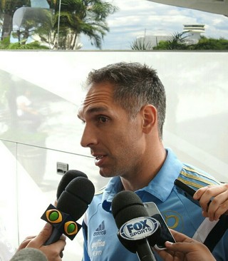 Prass vê Leandro Almeida triste após falha, mas diz: 