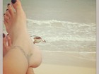 Isabeli Fontana mostra os pés durante passeio em Cancun