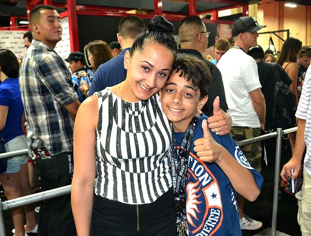 Danny e Luce, fãs de GSP e Sonnen Expo UFC 162 (Foto: Adriano Albuquerque)