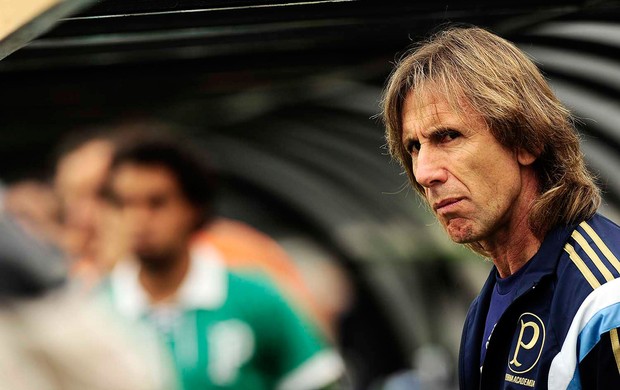 Rizek se diz contra saída de Gareca do Palmeiras: 