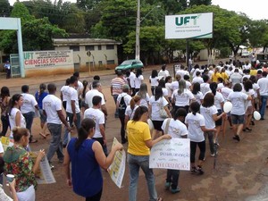 Manifestantes tomaram as ruas de Tocantinópolis, norte do Tocantins (Foto: RoberlanCokim/Tocnotícias)