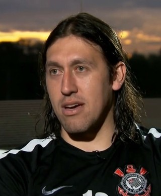 Cássio se diz chateado com polêmicas de arbitragem e responde Valdívia