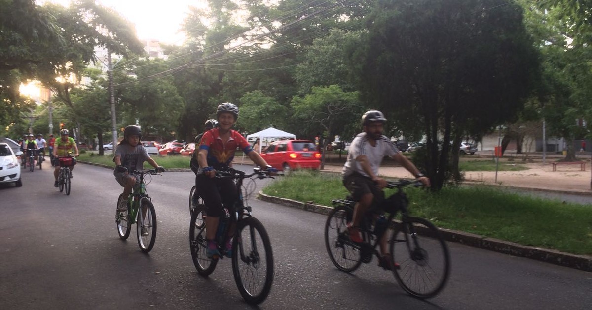 Pedalada lembra ciclista que morreu atropelado em Porto Alegre ... - Globo.com
