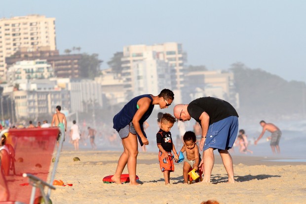 Ego Alicia Keys Curte Praia No Rio Com Filho E Marido Not Cias De Praia