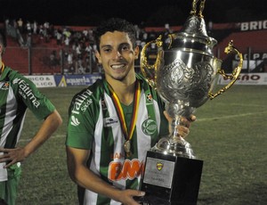 Alex Telles foi campeão com o Juventude da Copa FGF (Foto: Divulgação/Juventude)