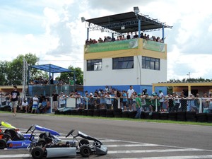 Cerca de 800 pessoas prestigiaram o campeonato (Foto: Heloise Hamada/G1) Cerca de 800 pessoas prestigiaram o campeonato (Foto: Heloise Hamada/G1)
