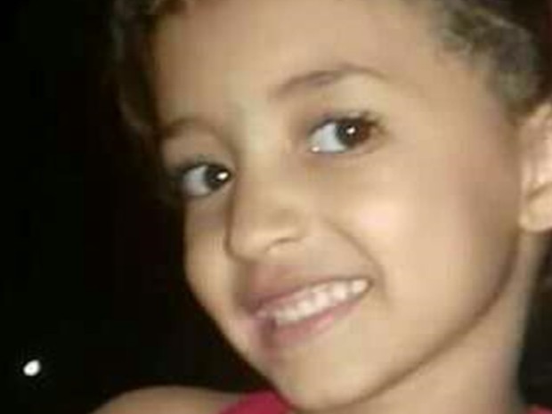 Ana Clara Pires Camargo, 6, está desaparecida desde a tarde de sexta-feira (17), em Goiânia, Goiás (Foto: Reprodução/TV Anhanguera)
