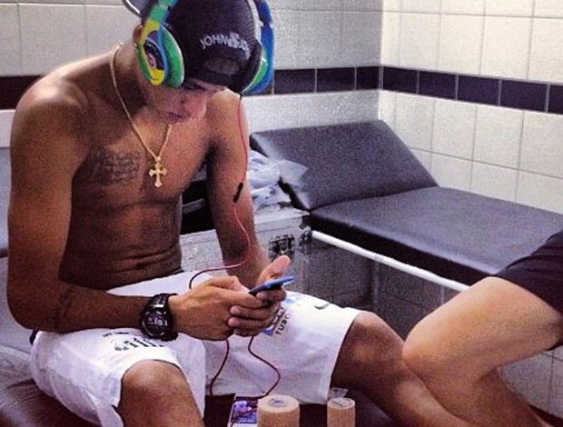 Neymar faz mais uma tatuagem (Foto: Reprodução)