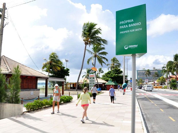 Placas de balneabilidade foram instaladas na orla de João Pessoa (Foto: Laylson Ismar/Secom-PB)