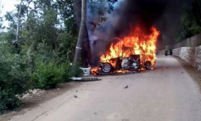 Veículo foi completamente tomado pelas chamas no Rally de Mallorca (Foto: Reprodução/Youtube)