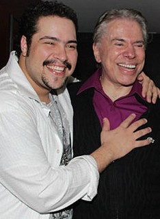 Sorridente, Silvio Santos prestigia neto na peça 'Tim Maia' (Milene Cardoso / Agnews) Sorridente, Silvio Santos prestigia neto na peça 'Tim Maia' (Milene Cardoso / Agnews)