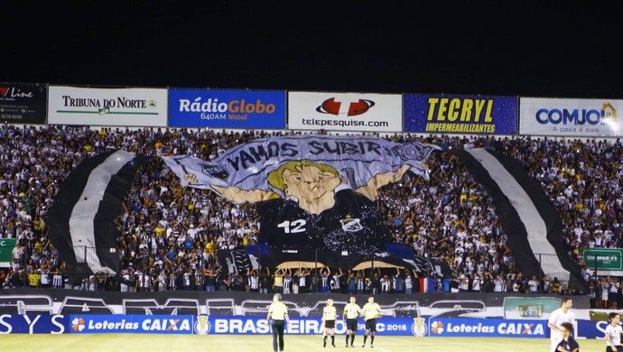 Torcida do ABC no ABC x Botafogo-SP, Estádio Frasqueirão (Foto: Alexandre Lago/GloboEsporte.com) Torcida do ABC no ABC x Botafogo-SP, Estádio Frasqueirão (Foto: Alexandre Lago/GloboEsporte.com)