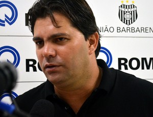 Claudemir Peixoto, técnico do União Barbarense (Foto: Bernardo Medeiros / Globoesporte.com)