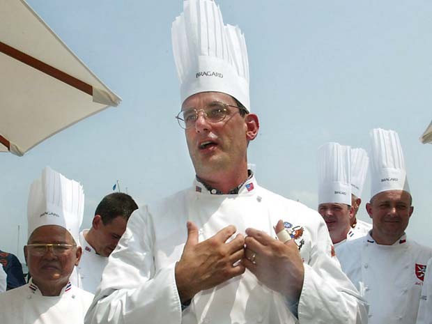 O chef Walter Scheib em foto de 27 de julho de 2004 (Foto: AP Photo/Matt Houston, File)