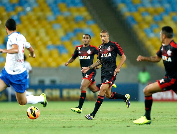 Paulinho jogo Flamengo e Bahia (Foto: Alexandre Cassiano / Agência O Globo)
