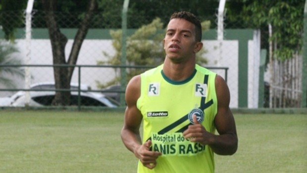 William Matheus, lateral-esquerdo do Goiás (Foto: Rosiron Rodrigues/Goiás E.C.)