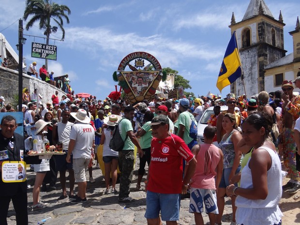 Bacalhau do Batata arrasta foliões nesta quarta-feira (Foto: Manoel Filho/TV Globo)