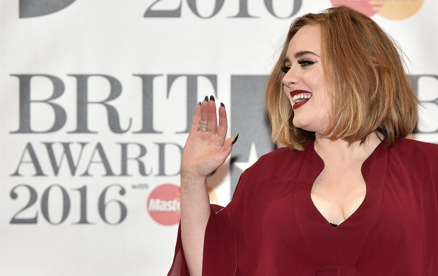 Adele no BRIT Awards (Foto: AFP)