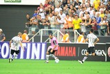 Inspirado, Danilo "imita" Sócrates e elogia Casuals: "Joga bem atrás" Inspirado, Danilo "imita" Sócrates e elogia Casuals: "Joga bem atrás"