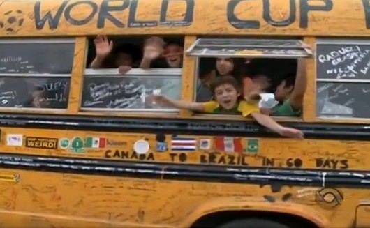 Ônibus que saiu do Canadá para a Copa do Mundo vai ficar em Major Vieira (Foto: Reprodução/RBS TV)