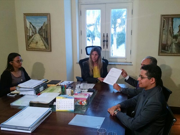 Reunião de transição no Palácio dos Leões (Foto: Lenno Edroaldo/G1)