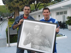 Bombeiro Que Desenhou Messi Consegue Entregar Quadro Ao Jogador Minas Gerais G1