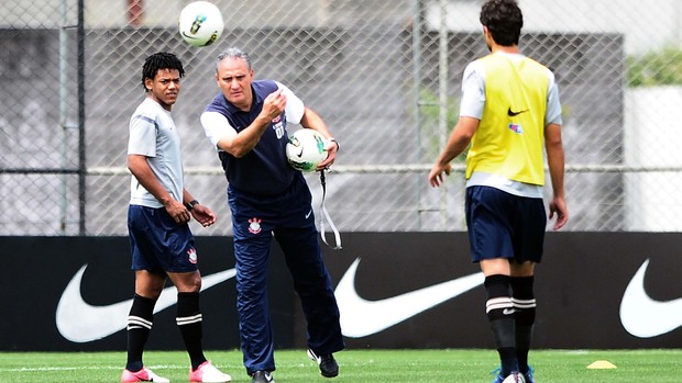 tite corinthians romarinho (Foto: Marcos Ribolli/GLOBOESPORTE.COM) tite corinthians romarinho (Foto: Marcos Ribolli/GLOBOESPORTE.COM)