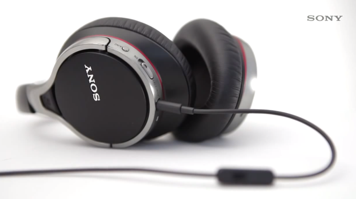 Nova série de fones de ouvido MDR-10R da Sony  (Foto: Reprodução/YouTube)