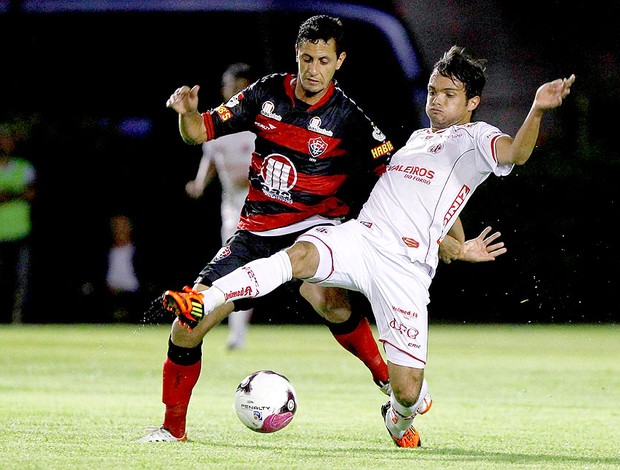Eduardo Ramos na partida do Vitória contra o América-RN (Foto: Eduardo Martins / Ag. Estado)