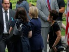 Hillary Clinton passa mal em cerimônia de 11 de setembro