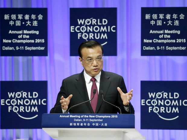 Premiê fala durante cerimônia de abertura do Fórum Econômico Mundial, em Dalian, na China (Foto: Reuters)