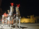 Cavalos dão show à parte na Paixão de Cristo de Fazenda Nova, PE