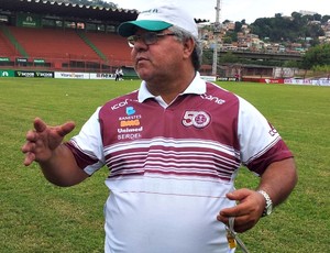 Paulo Marcos, técnico da Desportiva Ferroviária (Foto: Eduardo Dias/Globoesporte.com)