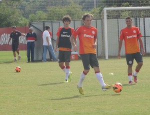 Forlán no treino do Inter (Foto: Tomás Hammes/GLOBOESPORTE.COM)