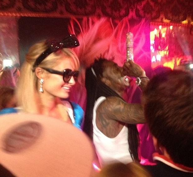 Paris Hilton e Lil Wayne (Foto: Twitter/Reprodução)