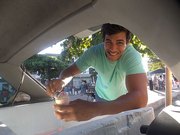 Sorveteiro de 21 anos vai representar a Bahia no Mister Brasil Tur 2014. (Foto: Maiana Belo / G1 BA)