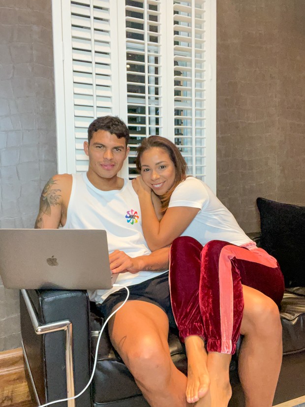 Belle Silva abre a casa que mora com Thiago Silva em Londres (Foto: Arquivo pessoal) Belle Silva abre a casa que mora com Thiago Silva em Londres (Foto: Arquivo pessoal)