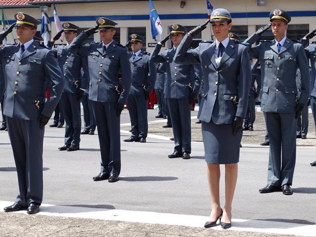A bela Helena Moraes deixou a carreira de miss para atuar na Polícia Militar do Estado de São Paulo (Foto: Arquivo pessoal) A bela Helena Moraes deixou a carreira de miss para atuar na Polícia Militar do Estado de São Paulo (Foto: Arquivo pessoal)