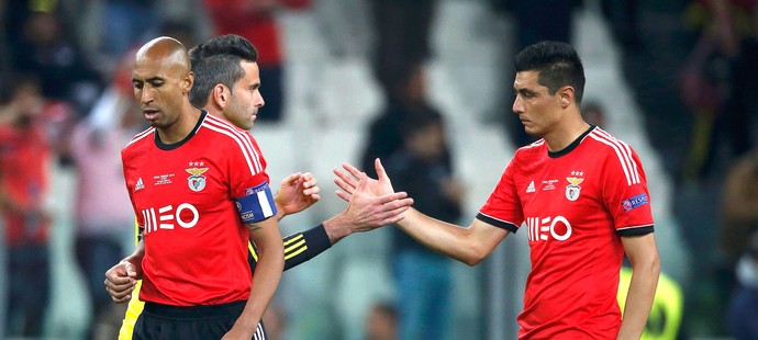 Luisão Benfica e Sevilla (Foto: Agência Reuters)