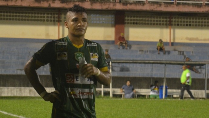 Whelton Marca dois e é um dos artilheiro dos Campeonato Paraense (Foto: Michael Douglas/GloboEsporte.com)