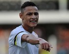 Imprensa inglesa diz que Tottenham quer o 'novo Neymar': Neilton (Divulgação/Santos FC)