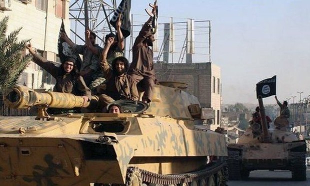 Grupo autodenominado "Estado islâmico" quer estabelecer califado entre leste da Síria e oeste do Iraque (Foto: AP)