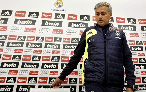 José Mourinho na coletiva do Real Madrid (Foto: EFE)