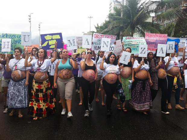 Marcha pelo Parto Humanizado reúne público em Ipanema (Foto:  Isabela Marinho / G1)
