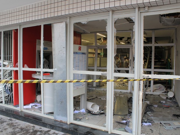 Banco explosão Piracaia (Foto: Rodrigo Martinelli/BIG)