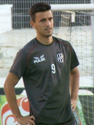 Uendel lateral Ponte Preta (Foto: Carlos Velardi / EPTV)